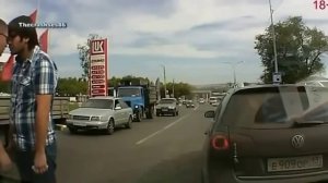 РАЗБОРКА НА ДАРОГЕ