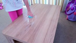 ЭЛЬВИРА УБИРАЕТ ЗА МАЛЫШОМ и игрушечный пылесос