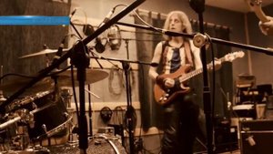 Известный рок-музыкант из Калифорнии Алекс Карлин приехал в Благовещенск.