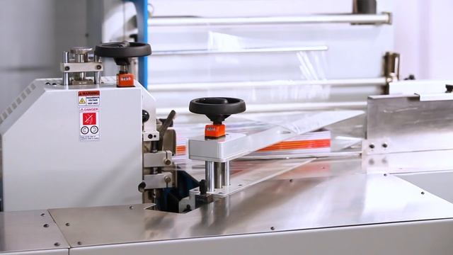 SWM 100 - Automatic Continuous Motion Shrink Wrapping Machine смотреть онлайн