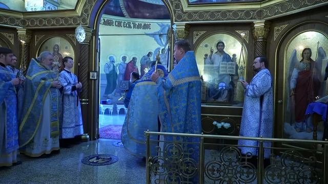 Прямая трансляция: Божественная литургия. Сретение Господне. 15 февраля 2023. смотреть онлайн