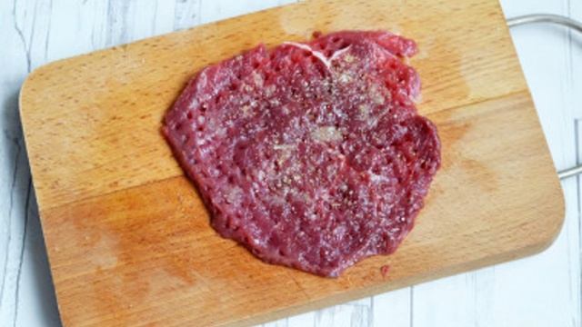Мясо по французски из говядины с картошкой в духовке