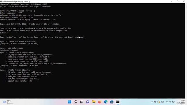 Membuat database di mySQL смотреть онлайн