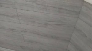 Супер быстрая отделка балкона ламинатом.  Пол и парапет.