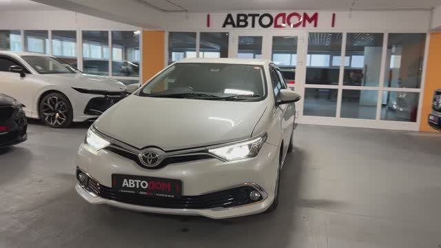 Toyota AURIS 2015 год. Автомобиль с пробегом