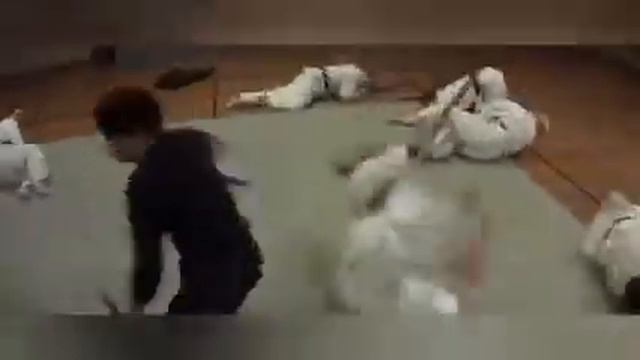 Джет Ли против Французский Каратэистов смотреть онлайн