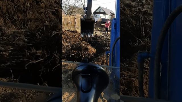 как корчевать пни на участке? - миниэкскаватором! смотреть онлайн