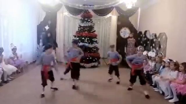 Танец Разбойников. Д/с Солнышко г.Новошахтинск смотреть онлайн