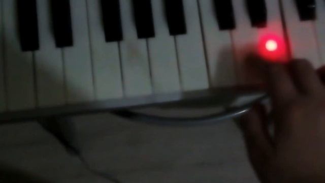 Twenty one pilots Heathens на синтезаторе смотреть онлайн