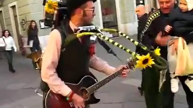 УЛИЧНЫЙ ЧУДО МУЗЫКАНТ ► ГРУППА ИЗ ОДНОГО ЧЕЛОВЕКА One-Man-Band