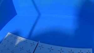 уклон плитки к трапу необычный душевой поддон