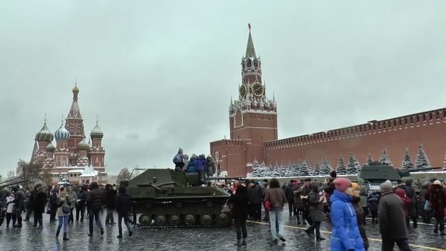 После парада в Москве на Красной площади 7 ноября 2016 года смотреть онлайн