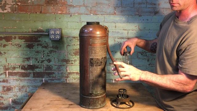 Antique Soda-Acid Fire Extinguisher: Recharging and Operating смотреть онлайн