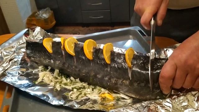 Запекаем осетра в духовке. Bake sturgeon in the oven.