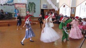Новогодний танец 3 класс