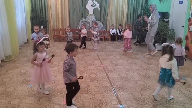 День матери. Младшая группа 3-4 года. Детский сад "Улыбка" г. Рославль смотреть онлайн