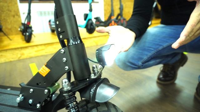 Электросамокат Ultron T103. Стоит ли переплачивать за имя??? Так ли он хорош??? Обзор и тест модели смотреть онлайн