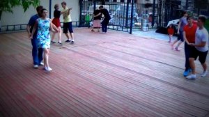 Линди хоп в Москве: Продолжающая группа в саду Баумана