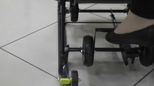 Как на самом деле складываются санки-коляска