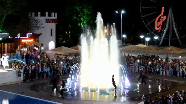 Лезгинка в фонтане в Архипо Осиповке. ГРК Альбатрос смотреть онлайн