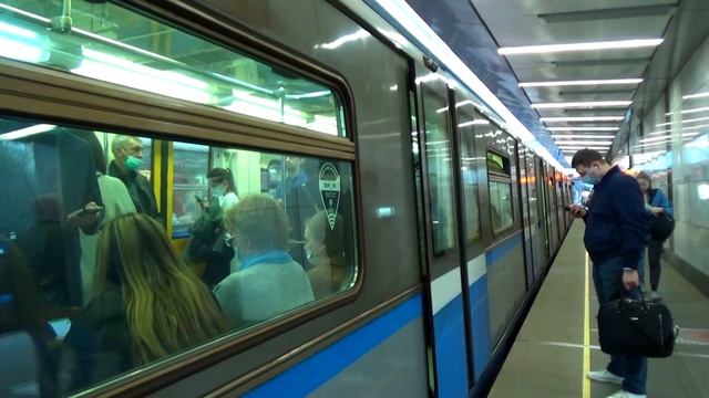 Электропоезд 81-740/741.4 "Русич" №42 сообщением "Щелковская - Строгино" смотреть онлайн