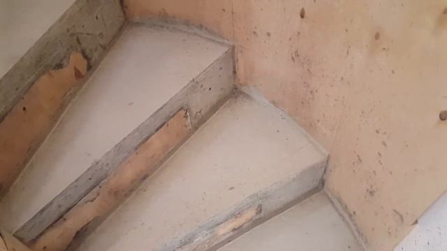 Винтовая лестница из бетона