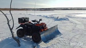 Самодельный отвал ковш для квадроцикла в работе.