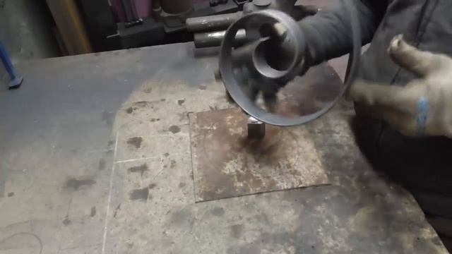ПРОСТЕЙШИЙ КОНДУКТОР(УЛИТКА) ДЛЯ ХОЛОДНОЙ КОВКИ ИЗ ПРОФИЛЬНОЙ ТРУБЫ,СВОИМИ РУКАМИ!