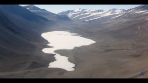 В окрестностях сухих долин Мак-Мердо. Пьем кровавый водопад и греемся трением об  ...