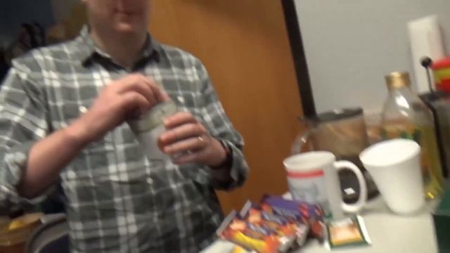 Как пьют чай в Portnov Computer School. Маша и Никита прямо из аэропорта