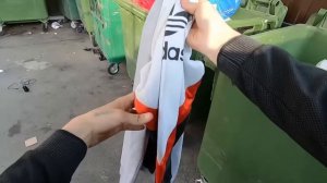 Как я зарабатываю лазая по мусоркам Питера ? Dumpster Diving RUSSIA #5