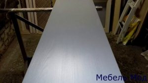 Столешница из дерева на камин. Table top made of wood on the fireplace.