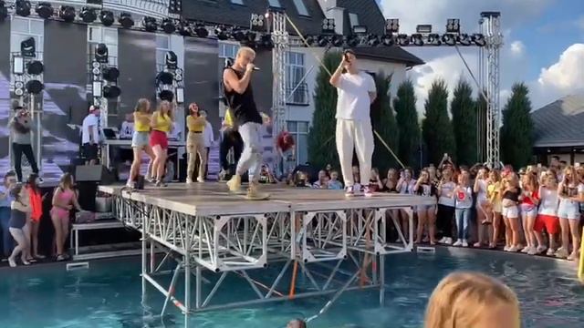 Прыгнет ли Димас Блог в бассейн?!😯 Что творили тик-токеры и хайпхаус в Саратове! смотреть онлайн