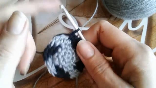 жаккард крючком по кругу// что связать из остатков пряжи//