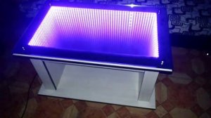 Стол с эффектом бесконечности