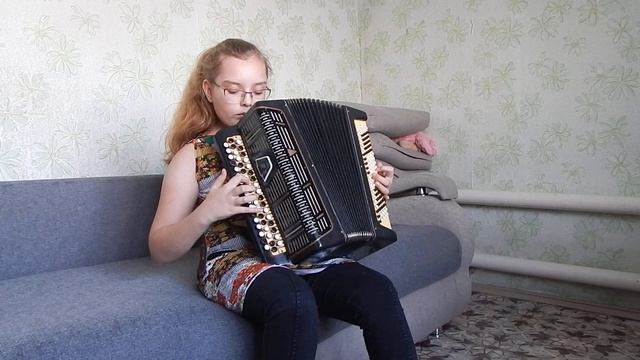 Готовимся к занятию. Играем свою партию в композиции "Серпантин" смотреть онлайн