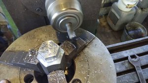Фрезерный. Патрон от токарного вместо тисков.