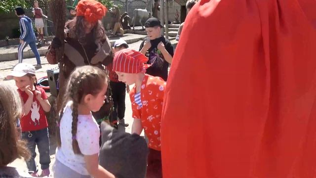 ?1 июня - день защиты детей - Сказочный карнавал в Парке сказок! #1июня #парксказок #parkskazok ? смотреть онлайн