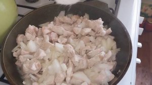 Гуляш из курицы со сметаной и карри!!! Ужин за 30 минут! Простой рецепт!#гуляшизкурицы#ужин#рецепт#
