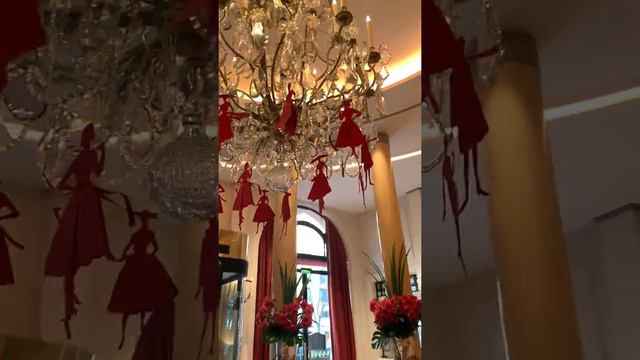 Beautiful Fashion Chandelier at Plaza Hotel, Paris