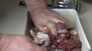 Как сделать домашнюю ветчину из свиной лопатки.