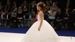 Детские нарядные платья Trinity Bride Модный показ.