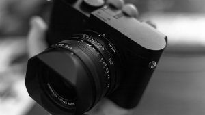 Leica Q2 Monochrom - Превосходная камера.