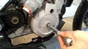 Проверка и регулировка зазоров клапанов на мотоцикле BMW F650GS