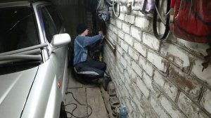 Демпфер для дверей авто. Тюнинг гаража