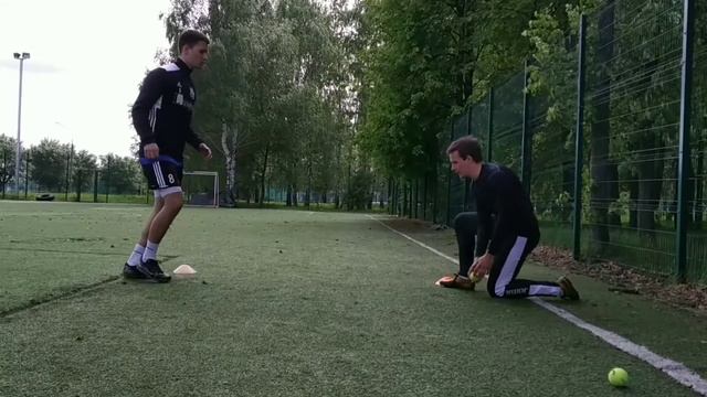 КАК УЛУЧШИТЬ ТЕХНИКУ В ФУТБОЛЕ? | ТРЕНИРОВКА ОСТАНОВКИ И ПЕРЕДАЧИ С ИСПОЛЬЗОВАНИЕМ ТЕННИСНЫХ МЯЧЕЙ смотреть онлайн