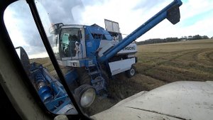Уборочная 2019 Собрали комбайн Вывозка зерна.Опять один на двух машинах.