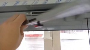 Интересно как открывать фрамужные створки которые расположены под самым потолком? Да очень просто!!