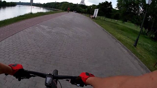Парк Коломенское спуск на набережную.
