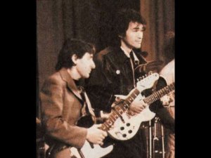 "На лавочке" ; "В последний раз" (запись), исполнители Виктор Цой, Григорий Сологуб, Сергей Курёхин